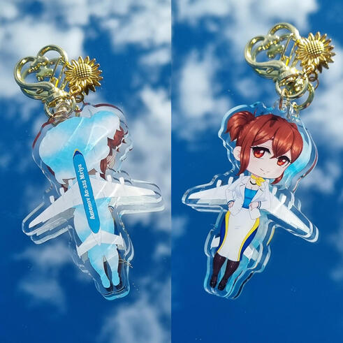 Akryylinen avaimenperä, noin 7 cm korkea. Kaikki Mriya-avaimenperien tuotot lahjoitetaan Ukraina apuun.